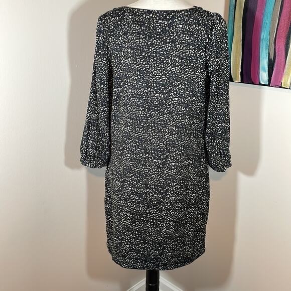 🤩3 for $30 Bundle Deal🤩
GAP printed silky shift dress - Picture 5 of 9